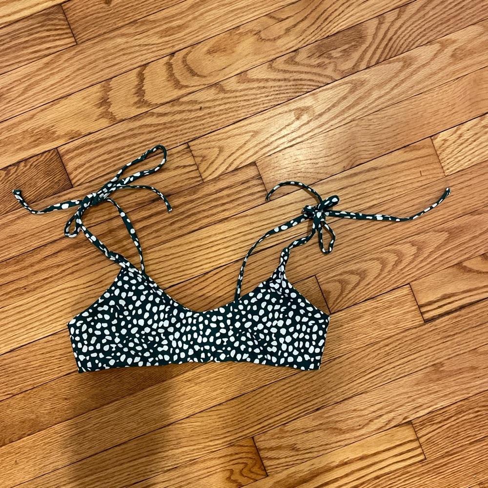 SHEIN Size Medium Bikini Top green with white polka dots